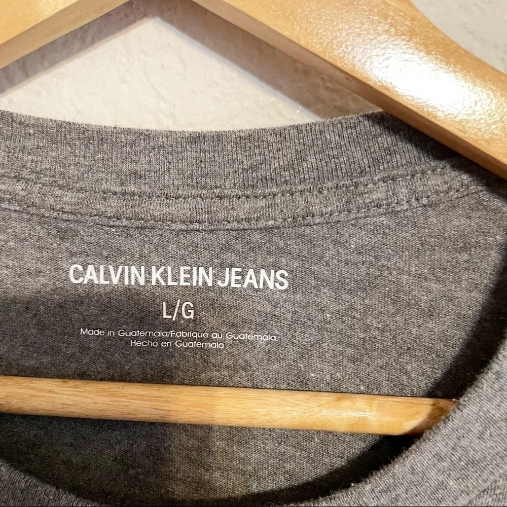 Calvin Klein Basic T Shirt size Large - Picture 3 of 5